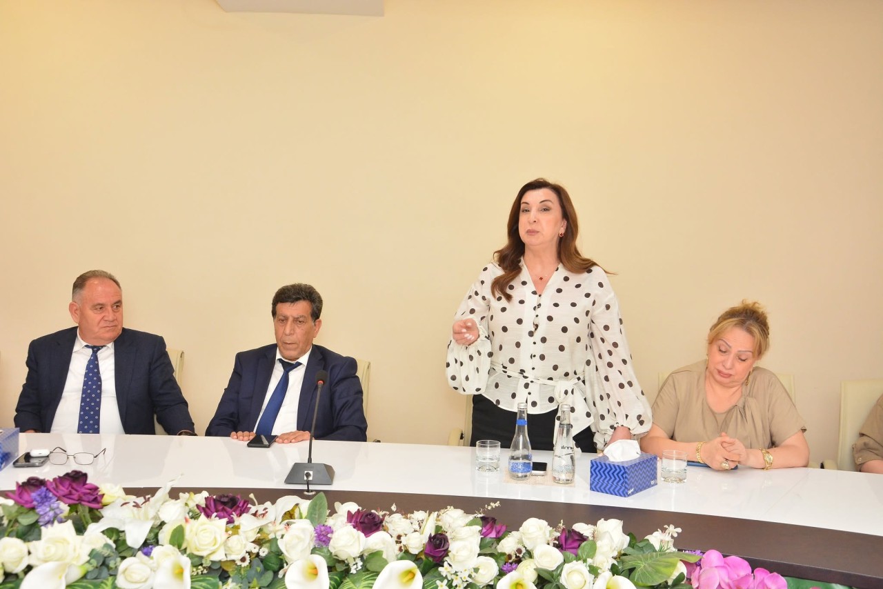 Xətai rayonunda dəyirmi masa keçirildi - FOTOLAR